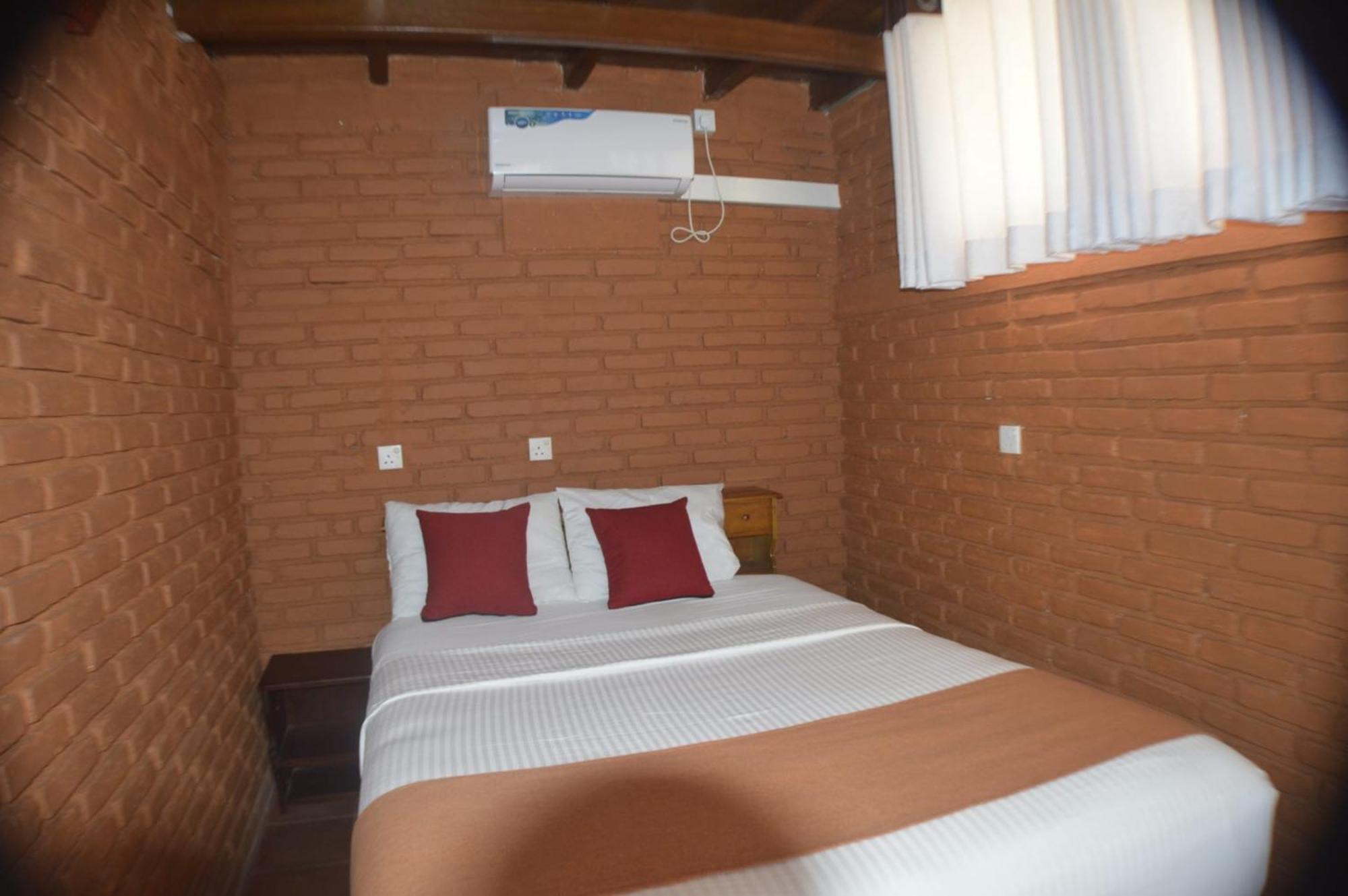 Ciel Star Anuradhapura Hotell Exteriör bild
