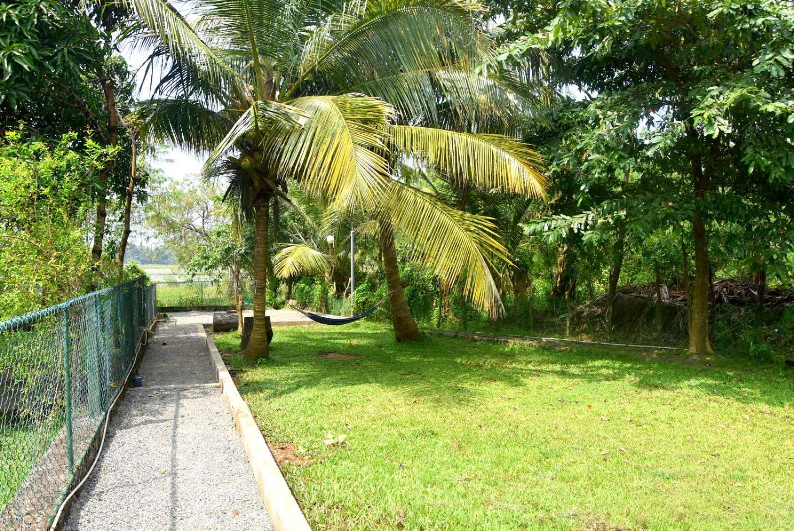 Ciel Star Anuradhapura Hotell Exteriör bild