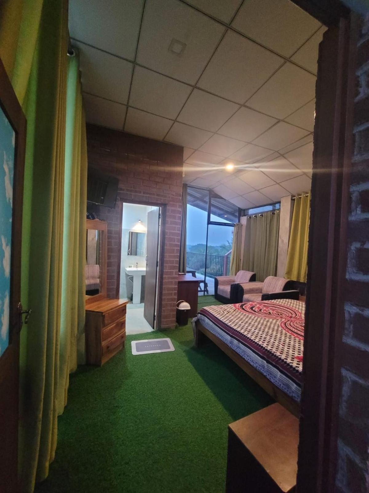 Ciel Star Anuradhapura Hotell Exteriör bild